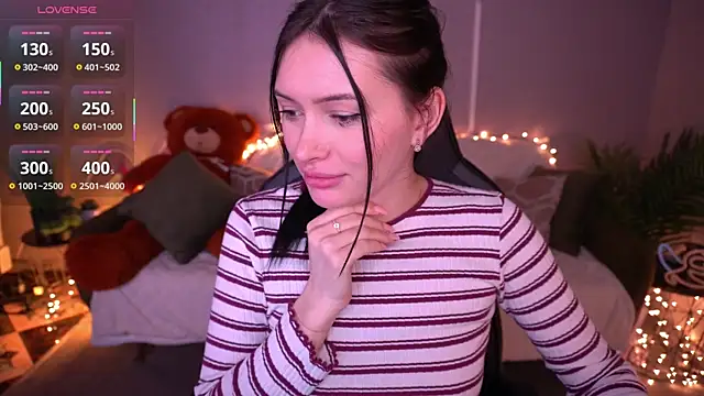 Snapshot of MilaSecrett chatting on 02.17.26 MilaSecrett online show from 02.17.26