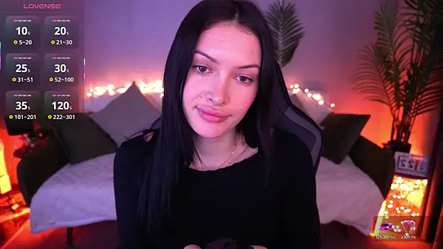 Snapshot of MilaSecrett chatting on 03.22.26 MilaSecrett online show from 03.22.26