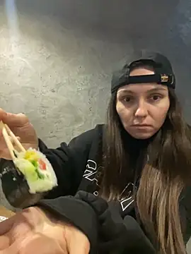 Snapshot of Jinna_milli chatting on 10.13.25 Jinna milli online show from 10.13.25