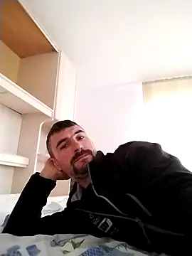 Snapshot of LOREDAN1 chatting on 02.28.25 LOREDAN1 online show from 02.28.25