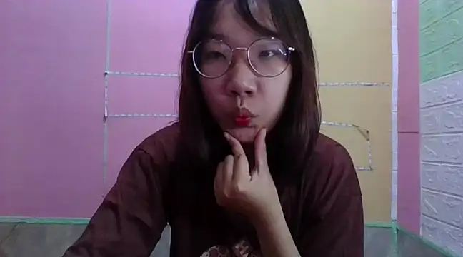 Snapshot of Nanoko chatting on 02.01.25 Nanoko online show from 02.01.25