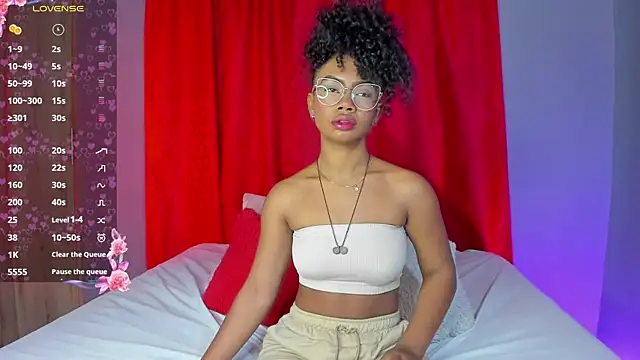 EmmaSmith06 online show from 12.18.25