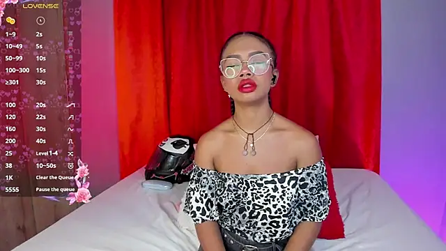 EmmaSmith06 online show from 12.19.25