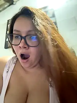 Snapshot of solecito_22 chatting on 10.15.25 solecito 22 online show from 10.15.25