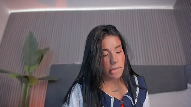emelie 89 online show from 04.29.26