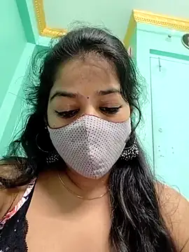 Snapshot of Monalisa_Singh chatting on 02.11.25 Monalisa Singh online show from 02.11.25