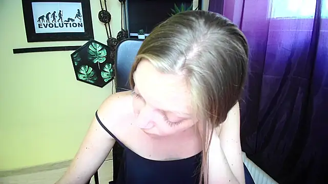 EmillyPlay online show from 06.03.26