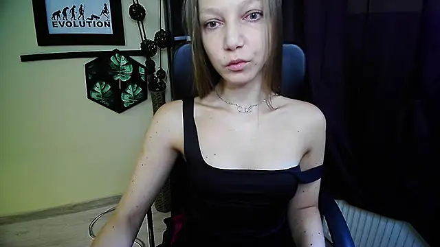 EmillyPlay online show from 07.10.26