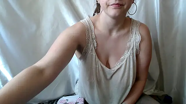 Snapshot of Burberrry_ chatting on 03.09.25 Burberrry online show from 03.09.25