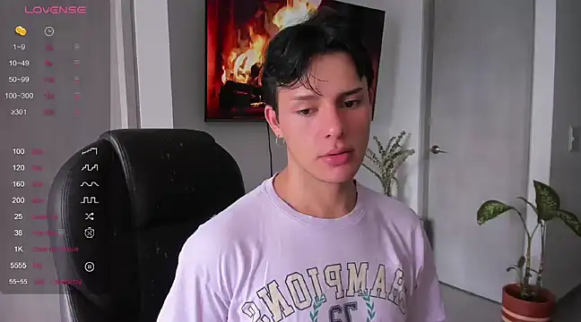 Snapshot of Alexxblue chatting on 12.18.24 Alexxblue online show from 12.18.24