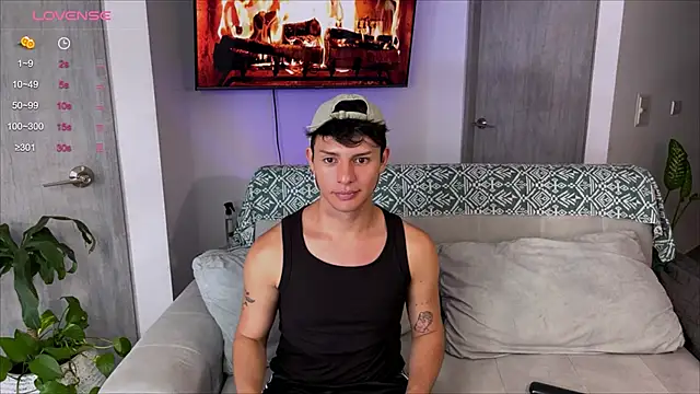 Snapshot of Alexxblue chatting on 02.17.25 Alexxblue online show from 02.17.25