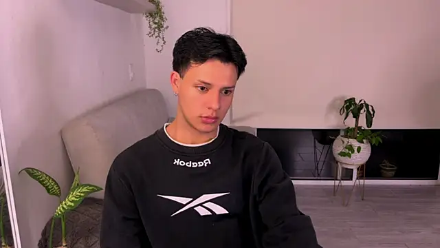 Snapshot of Alexxblue chatting on 10.18.25 Alexxblue online show from 10.18.25