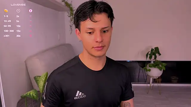 Snapshot of Alexxblue chatting on 10.30.25 Alexxblue online show from 10.30.25