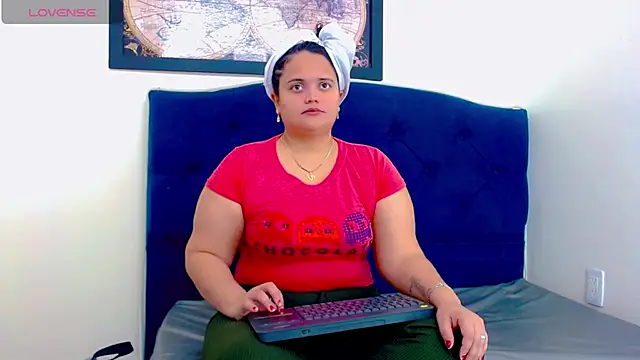 brunnette hot online show from 10.30.25