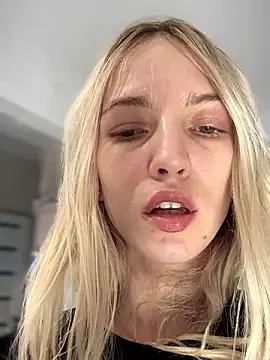 Snapshot of Adelina0001 chatting on 12.05.24 Adelina0001 online show from 12.05.24