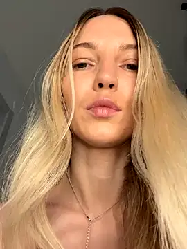 Snapshot of Adelina0001 chatting on 11.13.25 Adelina0001 online show from 11.13.25