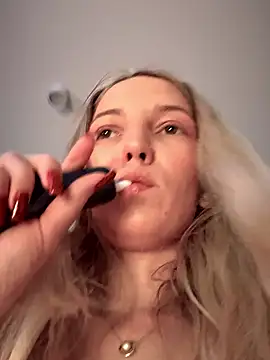 Snapshot of Adelina0001 chatting on 01.08.26 Adelina0001 online show from 01.08.26