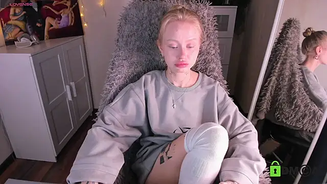 Snapshot of MalenaErnman chatting on 03.07.25 MalenaErnman online show from 03.07.25