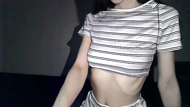 Snapshot of ElizaSwon chatting on 11.15.25 ElizaSwon online show from 11.15.25