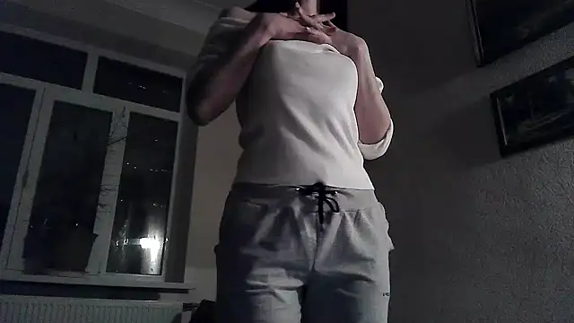 Snapshot of ElizaSwon chatting on 01.31.26 ElizaSwon online show from 01.31.26