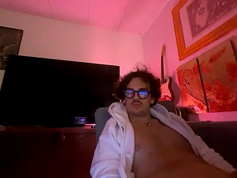 Snapshot of hardmecl chatting on 11.05.25 hardmecl online show from 11.05.25