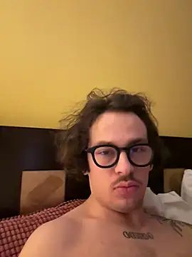 Snapshot of hardmecl chatting on 01.16.26 hardmecl online show from 01.16.26