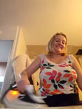 Snapshot of lady_charlyne chatting on 12.09.24 lady charlyne online show from 12.09.24