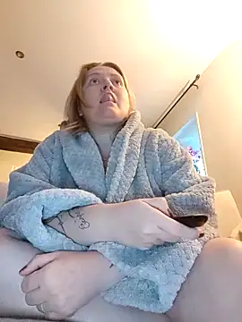 Snapshot of lady_charlyne chatting on 09.16.25 lady charlyne online show from 09.16.25