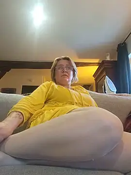 lady charlyne online show from 05.12.26