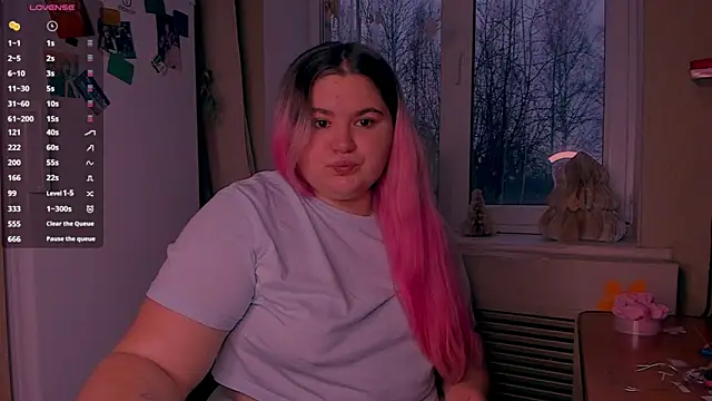 Freakcute  online show from 12.26.24