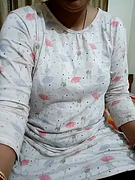 Snapshot of Priya_Boudi chatting on 01.06.25 Priya Boudi online show from 01.06.25