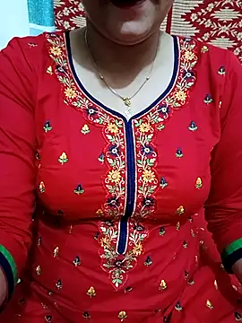 Snapshot of Priya_Boudi chatting on 03.04.25 Priya Boudi online show from 03.04.25