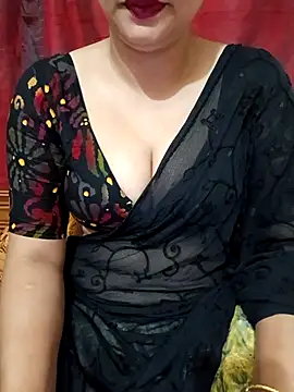 Snapshot of Priya_Boudi chatting on 03.11.25 Priya Boudi online show from 03.11.25