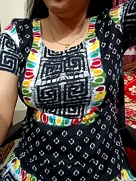 Snapshot of Priya_Boudi chatting on 10.10.25 Priya Boudi online show from 10.10.25