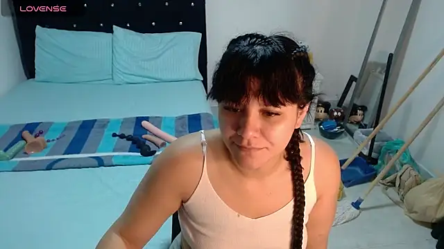 Snapshot of soniafuckboobs chatting on 07.29.26 soniafuckboobs online show from 07.29.26