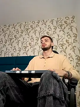 Snapshot of Michael_magno chatting on 06.11.26 Michael magno online show from 06.11.26
