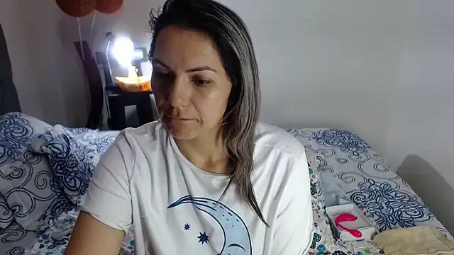 Snapshot of Chantal_hott chatting on 06.14.26 Chantal hott online show from 06.14.26