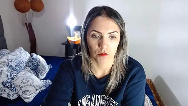 Snapshot of Chantal_hott chatting on 06.17.26 Chantal hott online show from 06.17.26