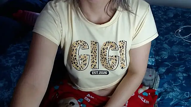 Snapshot of Chantal_hott chatting on 06.23.26 Chantal hott online show from 06.23.26