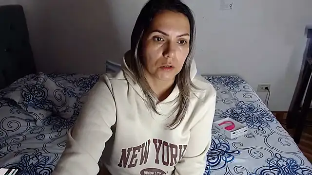 Snapshot of Chantal_hott chatting on 07.14.26 Chantal hott online show from 07.14.26