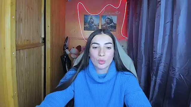 Fiery Brunette  online show from 02.04.25