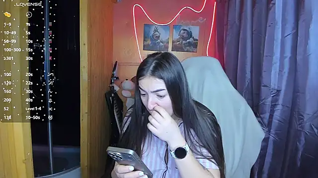 Fiery Brunette  online show from 02.27.25