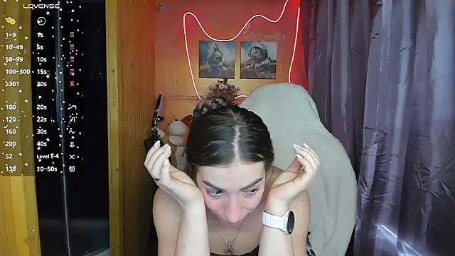 Fiery Brunette  online show from 03.15.25