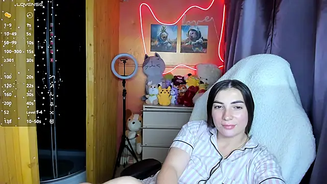 Fiery Brunette  online show from 09.14.25