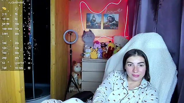 Fiery Brunette  online show from 10.09.25