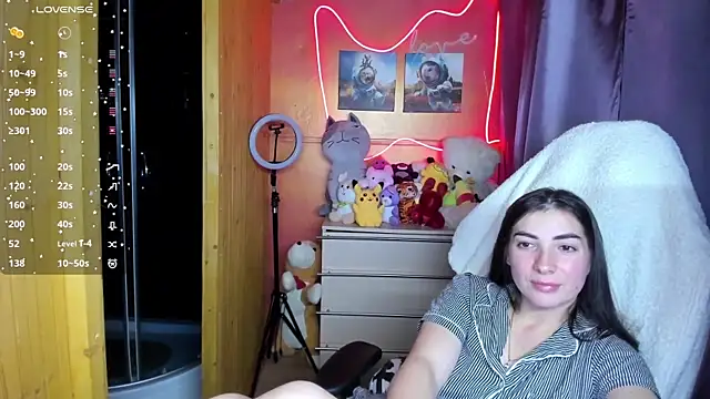 Snapshot of Fiery_Brunette_ chatting on 11.06.25 Fiery Brunette online show from 11.06.25