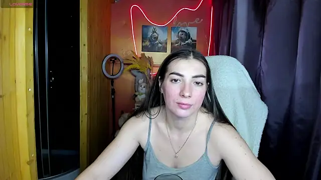 Snapshot of Fiery_Brunette_ chatting on 11.22.25 Fiery Brunette online show from 11.22.25