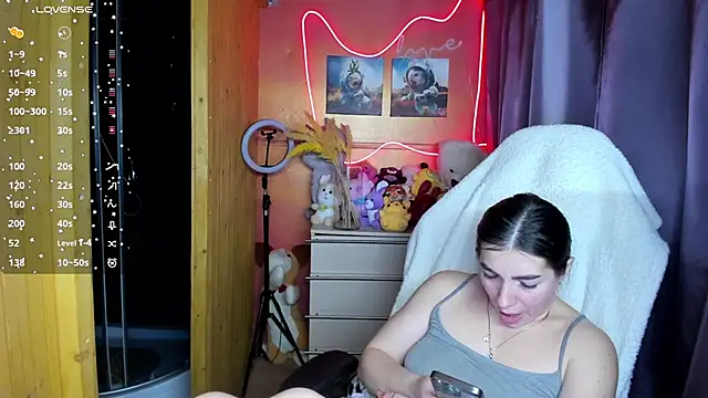 Snapshot of Fiery_Brunette_ chatting on 11.27.25 Fiery Brunette online show from 11.27.25