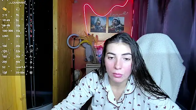 Snapshot of Fiery_Brunette_ chatting on 12.02.25 Fiery Brunette online show from 12.02.25