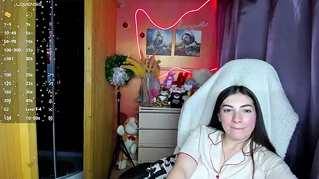 Snapshot of Fiery_Brunette_ chatting on 01.06.26 Fiery Brunette online show from 01.06.26